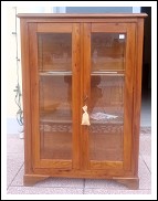 Vetrina, vetrinetta cristalleria di piccole dimensioni. 80lx36px114h