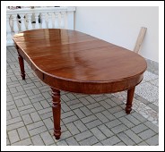 Tavolo ovale allungabile di grandi dimensioni. 180lx123px81h 250 aperto 