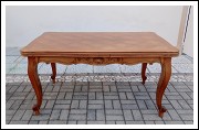 Tavolo di grandi dimensioni allungabile. 160 x 100 chiuso 298 aperto 