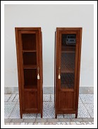 Coppia di librerie, vetrinette ad un anta. 41,5x35 41,5x39. 161h