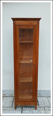 Cristalliera, vetrinetta a colonnina. 56lx35px192h