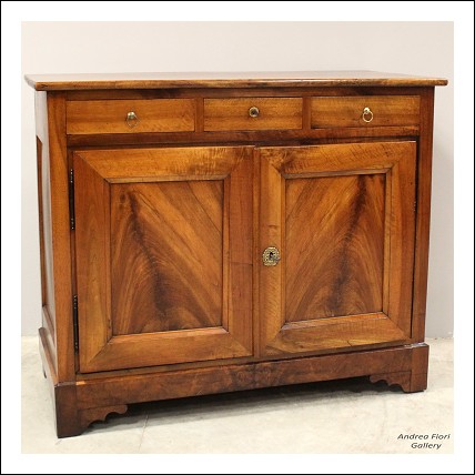 Antica Credenza Luigi Filippo in noce XIX secolo