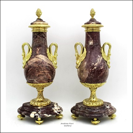Antica coppia Vasi Napoleone III in bronzo dorato e marmo XIX secolo