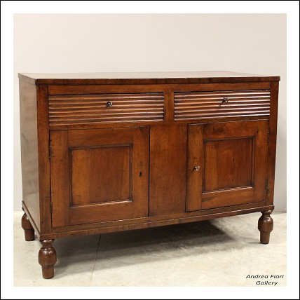 Antica credenza Carlo X in noce Italia XIX secolo