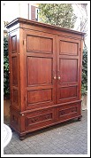 Armadio credenza lombardo antico con pannellature