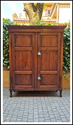 Armadio credenza emiliano antico Luigi XVI pannellato del &rsquo;700